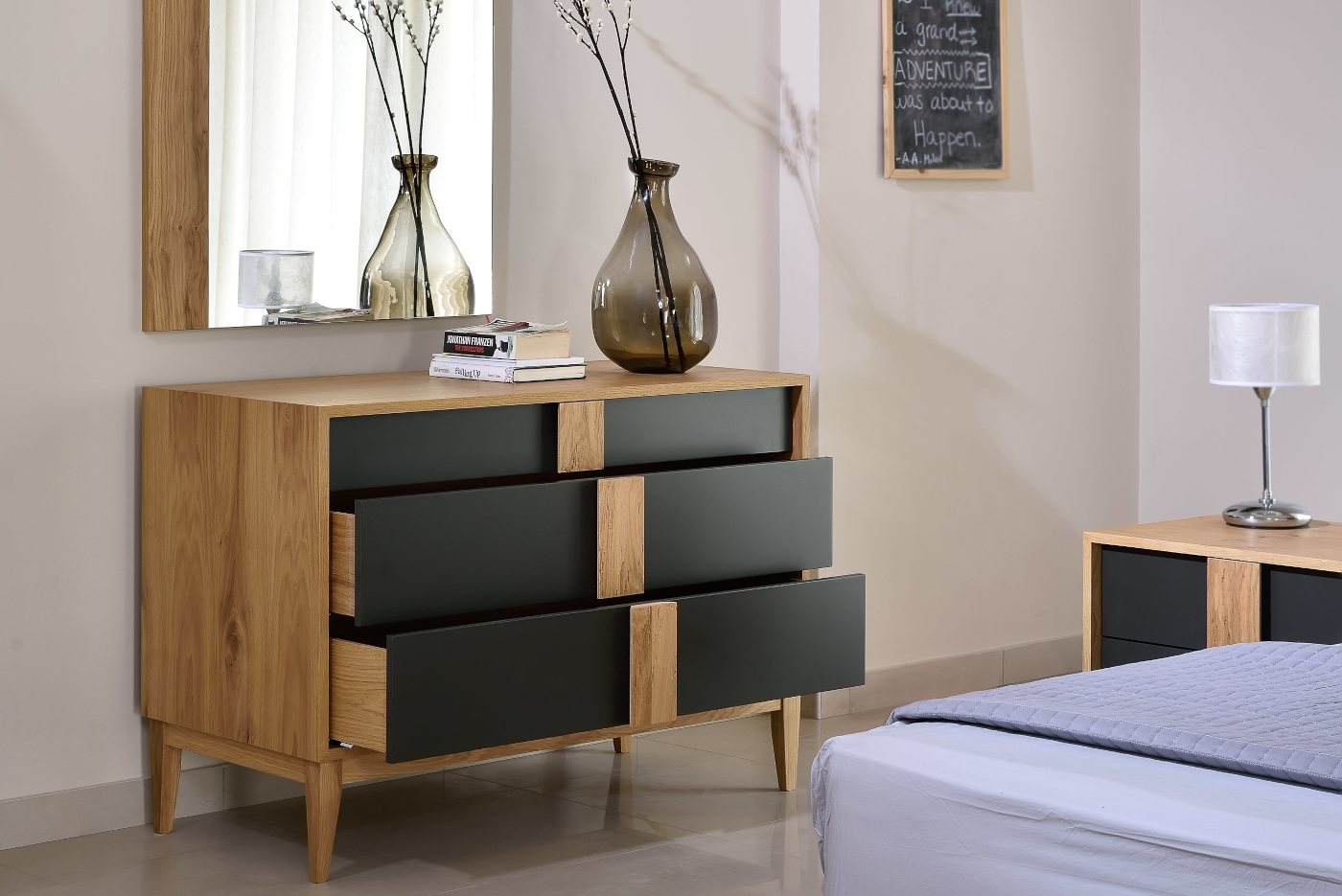 Korey Κομοδίνο - Συρταριέρα