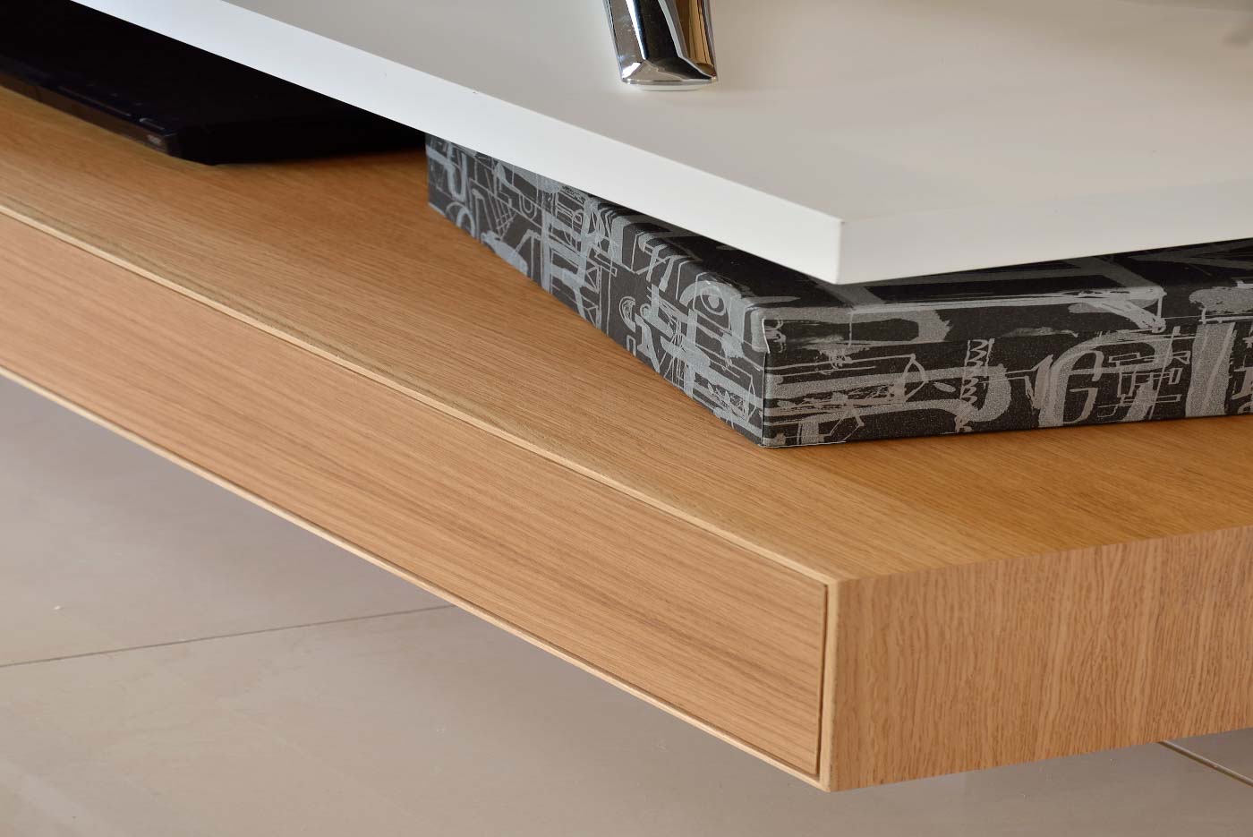 Έπιπλo TV Abile