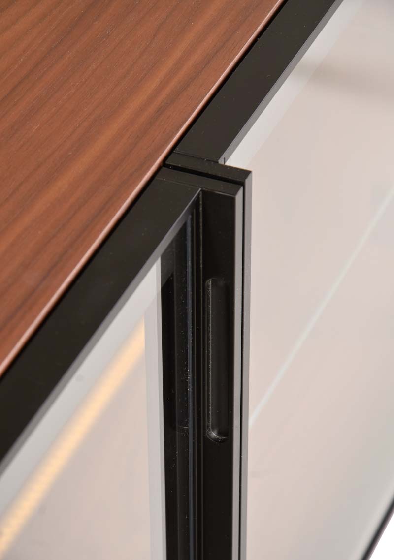 PR7 sideboard