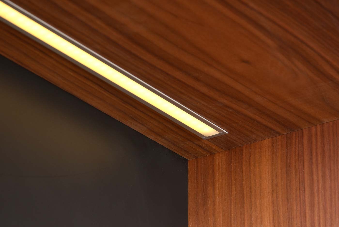 PR7 highboard